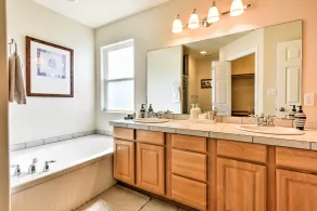 Waterfront Corpus Christi Townhome w/ Pool & Dock! - Interiør