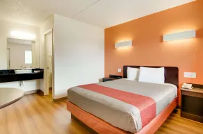 Motel 6-Salina, KS - Chambre