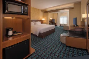 Fairfield Inn & Suites by Marriott Altoona - Room
