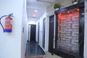 Hotel Blue Berry Agra - Lobby