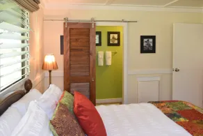 Hale KupuKupu - Room