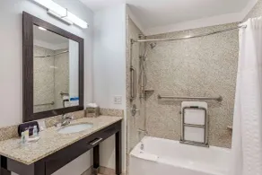 Comfort Inn & Suites Brighton Denver NE Medical Center - Salle de bain
