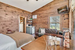 Rivers Edge Treehouses - Rum