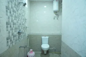 Sri Krishnan Residency - Bathroom