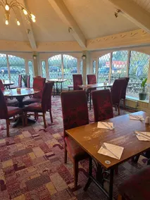 Premier Roomz Two Mills - Restaurante