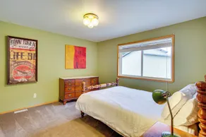 Riverfront Rental w/ Deck: 4 Mi to Wallace Falls! - Interiør
