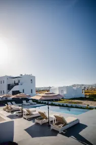 Bonsai Luxury Suites - Piscine