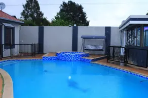 Crown Palace Guesthouse - Pool