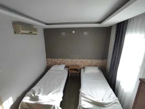 1989 Hotel Sebat - Room