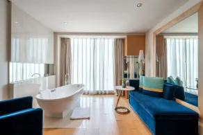 Renaissance Shanghai Yu Garden Hotel on the Bund by Nanjing Road - Room