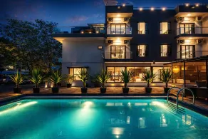 Taaffeite Hotels And Resorts - Pool