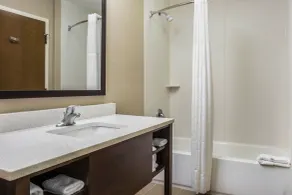 Comfort Suites at Isle of Palms Connector - Salle de bain