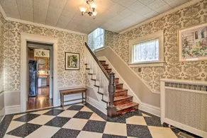 Cozy Appleton Getaway w/ Screened-in Porch + Yard! - Interiør