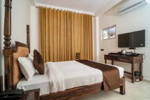 DERA PICHOLA- A Lake Facing Boutique Hotel - Zimmer