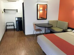 Motel 6-Oroville, CA - Zimmer