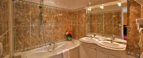 BEST WESTERN Le Renoir - Salle de bain