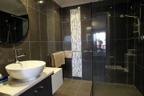 Cattlemans Country Motor Inn & Serviced Apartments - Bathroom
