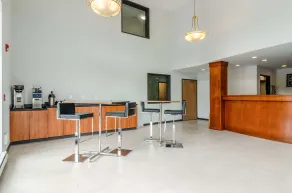 Red Lion Inn & Suites Des Moines - Hall