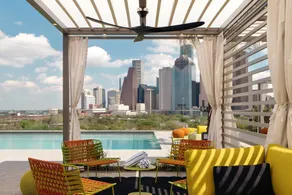 Thompson Houston, by Hyatt - Piscina