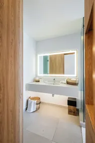 The View - Saint George Hotel - Bathroom