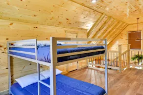 Riverside Beattyville Cabin w/ Kayaks & Fire Pit! - Interni