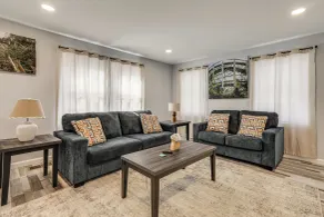 2 Mi to Dtwn Attleboro: Pet-friendly Apt! - Interior