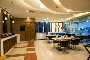 Hyphen Premier-Business Hotel - Restaurant