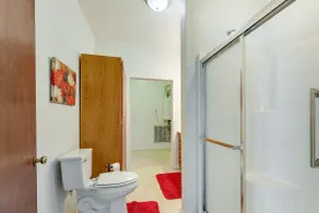 Paris Vacation Rental ~ 15 Mi to Mount Magazine! - Badeværelse