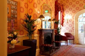 Coulsdon Manor Hotel and Golf Club - Entrada interior