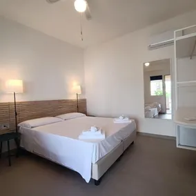 Lido Di Alghero Beach Resort - Zimmer