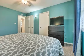 Homey Duplex - 10 Mi to Downtown Grand Rapids! - Room