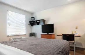 Extended Stay America Select Suites - Fort Walton Beach - Room