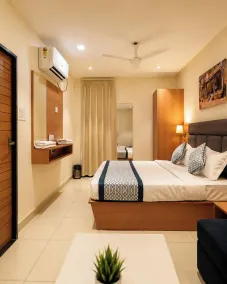 Royal Regal-Rooms & Suites - Rum