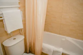 Royal Olympic Hotel - Bathroom