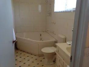 Coachman Motel and Holiday Units - Bathroom