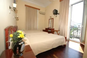 Cecil Hotel - Room