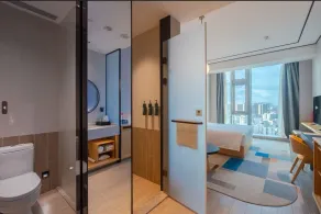 Hilton Garden Inn Shenzhen Airport - View from room