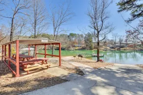Home w/ Lake Keowee Access: Sleeps 7, Coffee Bar - Interiör