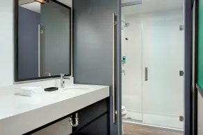Aloft by Marriott Kansas City Country Club Plaza - Salle de bain