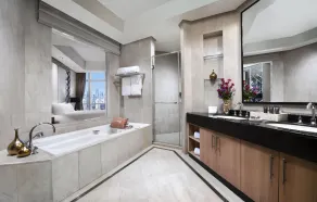 The Residences of The Ritz-Carlton Jakarta Pacific Place - Bathroom