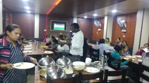 Hotel New Pandey Inn - Restaurant