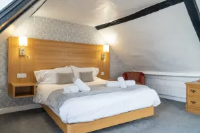 The Red Lion Hotel - Room