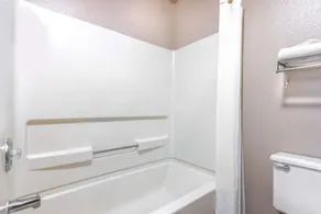Super 8 by Wyndham Buena Vista - Salle de bain