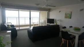 Pacific Surf Absolute Beachfront Apartments - Vue de la chambre