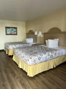 Hole Inn the Wall Hotel - Fort Walton Beach - Sunset Plaza - nearby Beaches & Hurlburt - Chambre