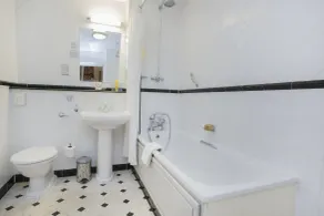 The Worcester Whitehouse Hotel - Baño