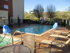Best Western Plus Delta Inn & Suites - Pool