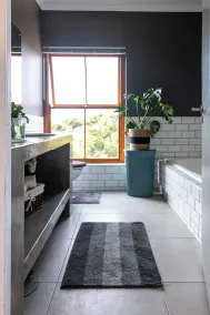Serene Langebaan Getaway with Garden and pool views - Badezimmer