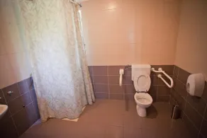HI Hostel Zadar - Bathroom