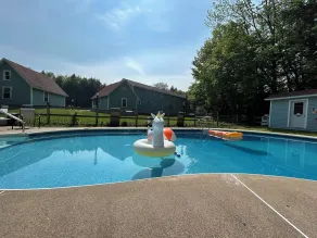 White Mountain Motel And Cottages - Piscine